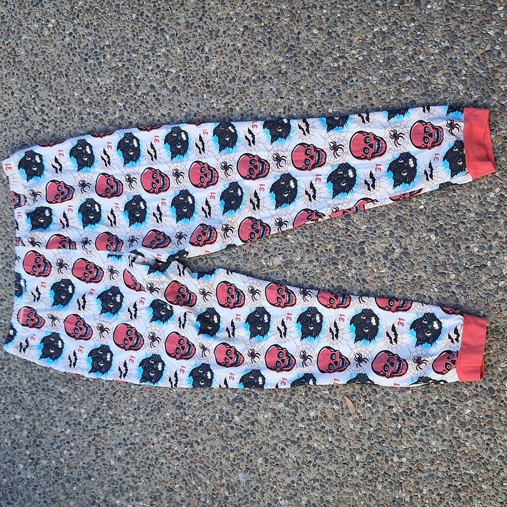 Creepy Co. Presents Beistle Halloween Spooky Skull Cat & Spiderweb Print Pajamas - Picture 14 of 15